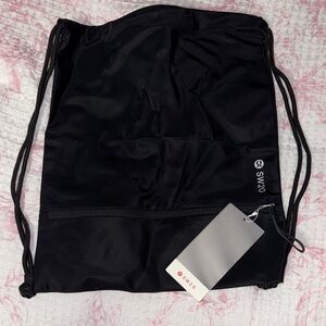 NWT Lululemon SW20 Black Drawstring Bag